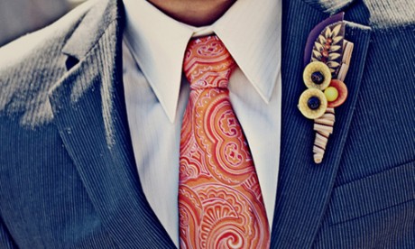 Якщо наречений підібрав темний   костюм   і сорочку, краватку обов'язково повинен бути світлим