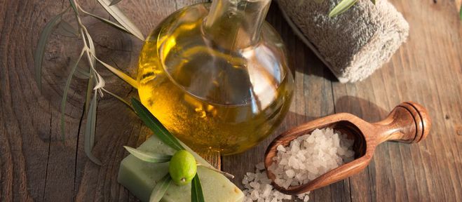Оливкова олія можна застосовувати не тільки для заправки салатів і обідів, але і як косметичний засіб
